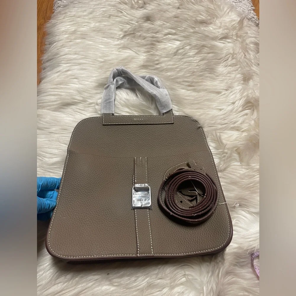 Etoupe Leather Hazlan style Crossbody  Bag - Picture 9 of 16